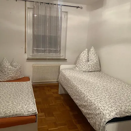 Zentral Mit Balkon Und Stellplatz *